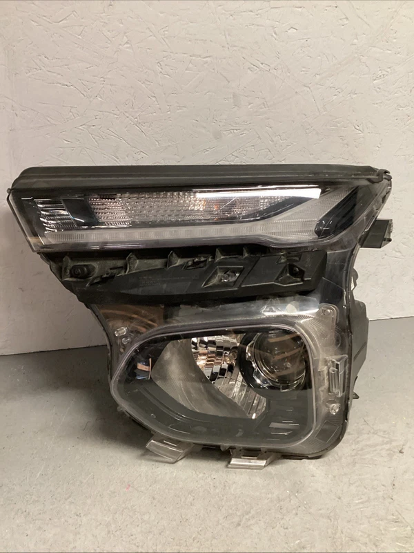 2021-2023 Chevrolet Trailblazer Headlight Left LH DRIVER Side Halogen USED OEM