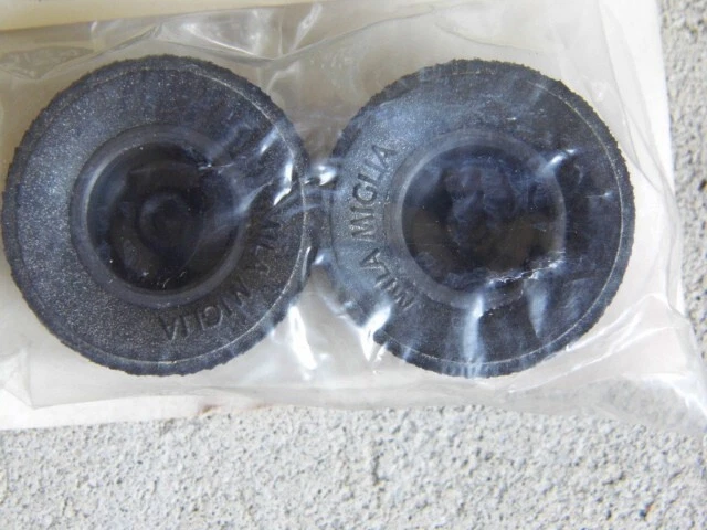 2 пары винтажных трассовых автомоделей Mila Miglia 513 Cheater slicks & Mag. ступицы шины новые из старых запасов - Изображение 2 из 4