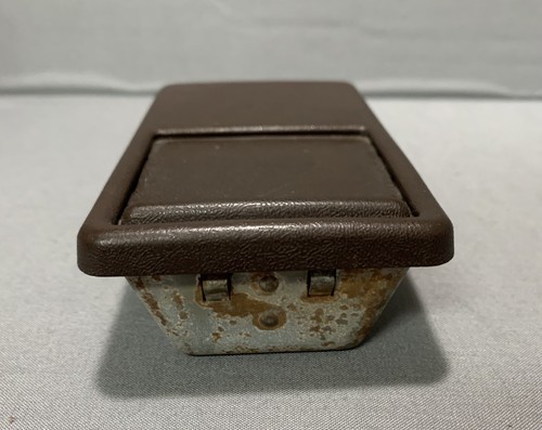 1978-1988 Porsche 924 Center Console Ash Tray Ash Tray Brown - Picture 7 of 8