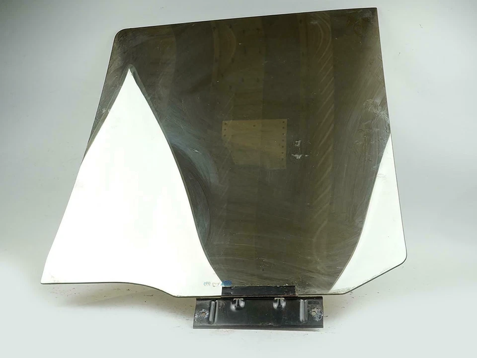 Mercury Mountaineer 1997 ventana puerta de vidrio tintado lado del pasajero trasero derecho Foto 3 de 4