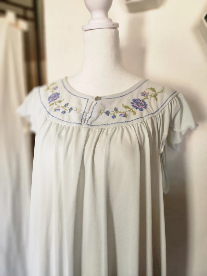 60's Gilead US Vintage Babydoll Nightgown Pastel Blue Nylon Lace Midi Size Med - Image 2 of 4