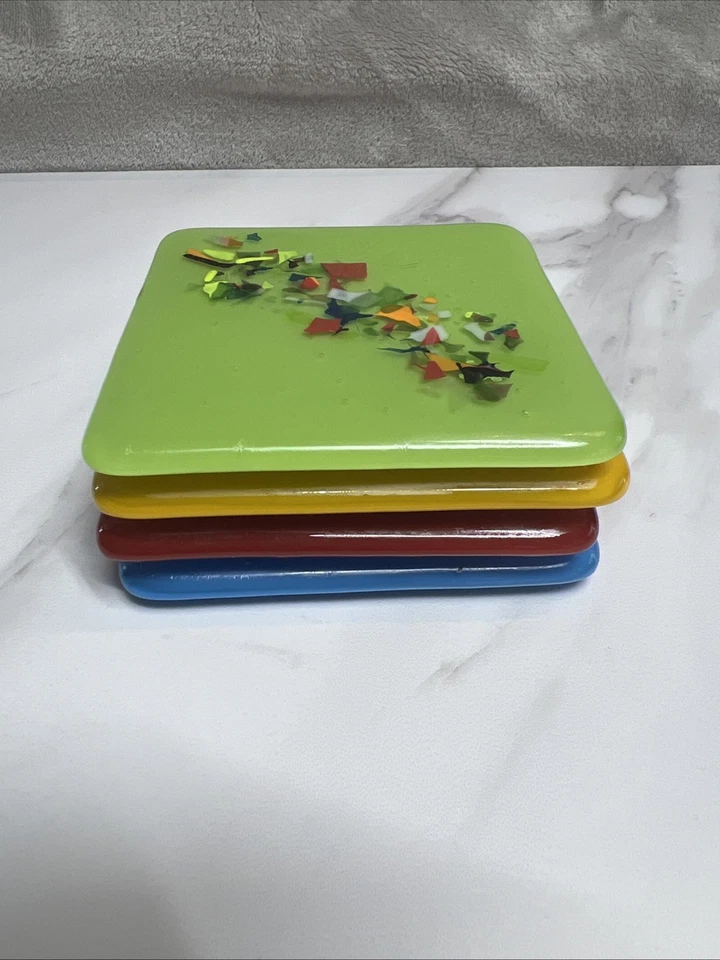 Posavasos de vidrio hechos a mano rojo verde amarillo y azul colores vibrantes vintage ropa de bar Foto 3 de 4