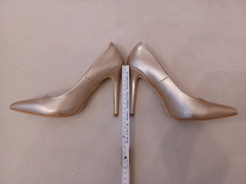 High Heels mit Plateau, Gr. 39, Absatz 12 cm, perlmuttartig leicht golden - Bild 1 von 4
