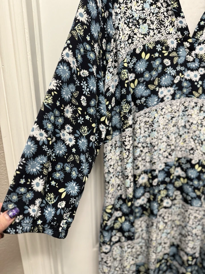 Lane Bryant Blue Floral Stripe Maxi Dress Plus, Size 20 With Pockets - Image 4 of 4