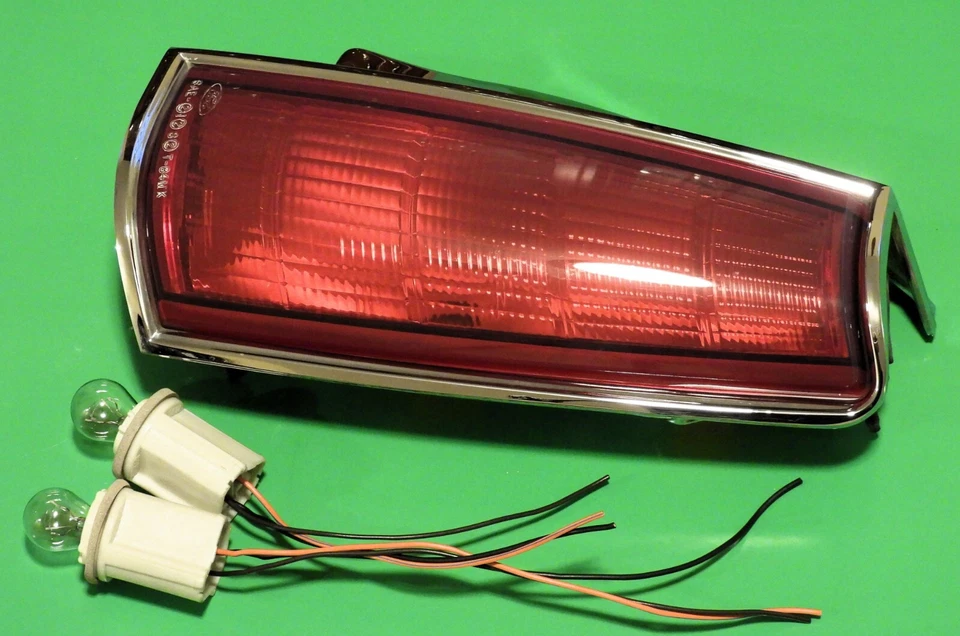 Conjunto de luz trasera Lincoln Mark VII 1984-92 OEM - derecha - ¡muy bonito!! Foto 4 de 4