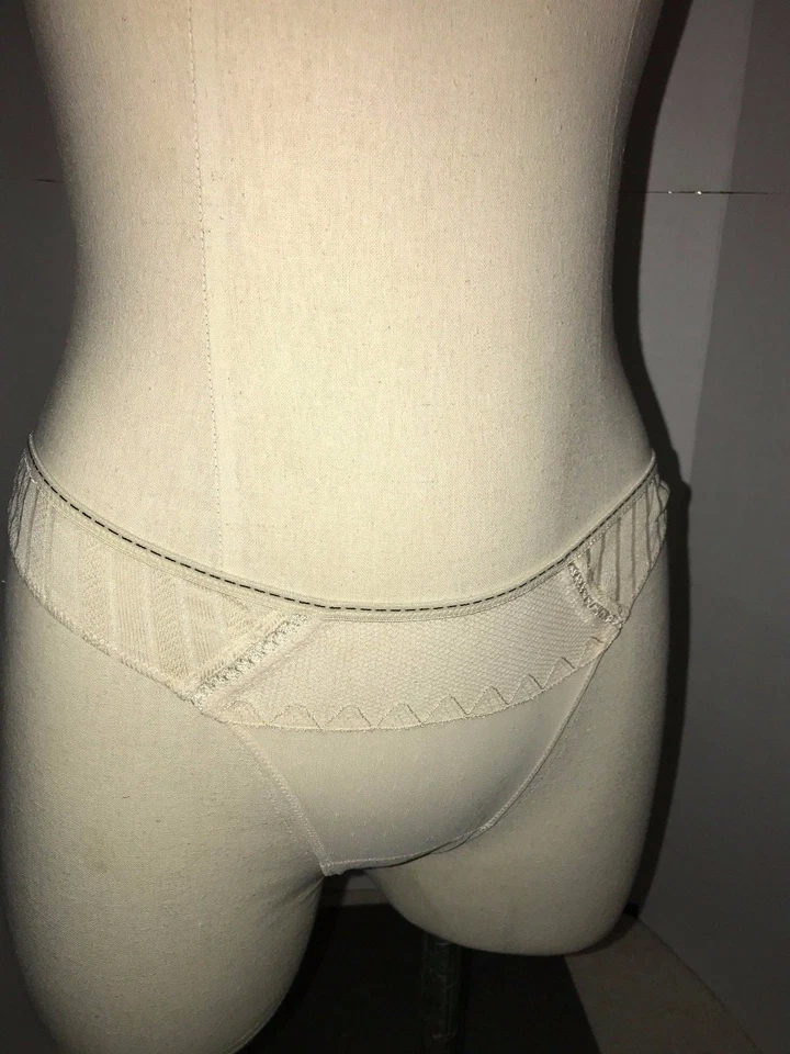 Wolford Contrast String Size: Large Color: Buttermilk / Black 69265  - Image 4 of 4