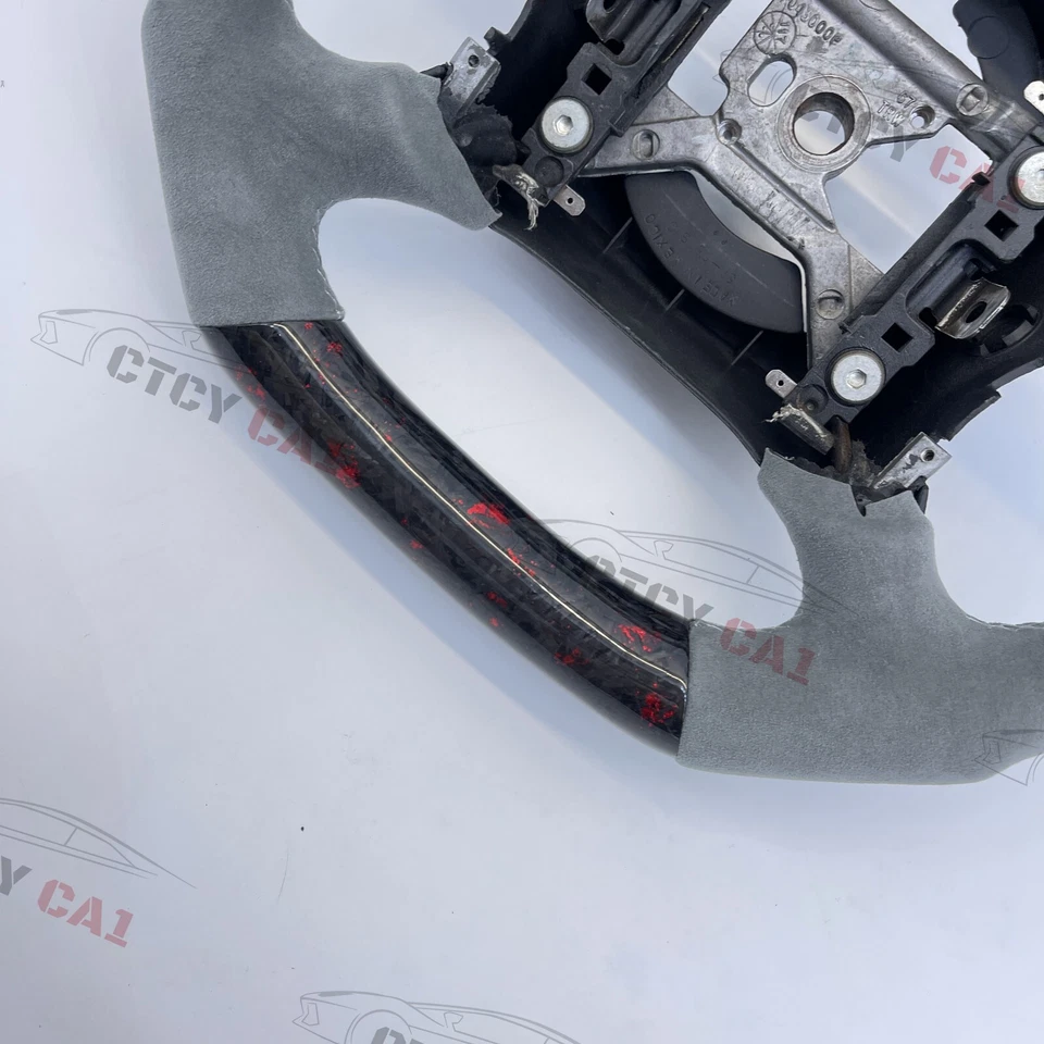 Volante de fibra de carbono forjado personalizado con escamas para Ford Mustang 1999-2004 Foto 2 de 4