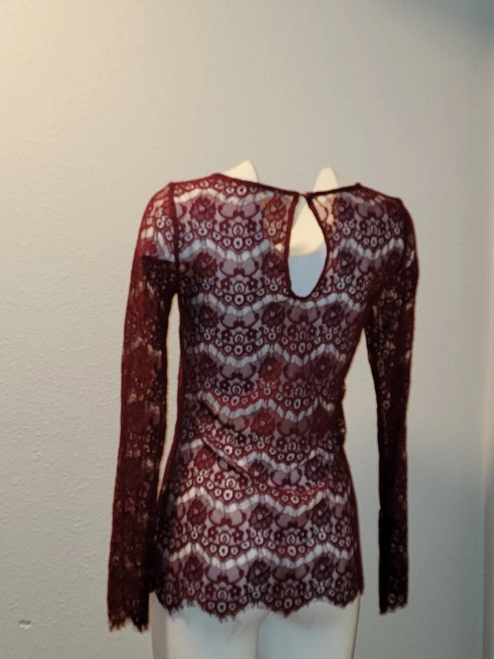 Top Maurice’s Mujer Talla S Rojo Manga Larga Encaje Borde Festoneado Foto 4 de 4