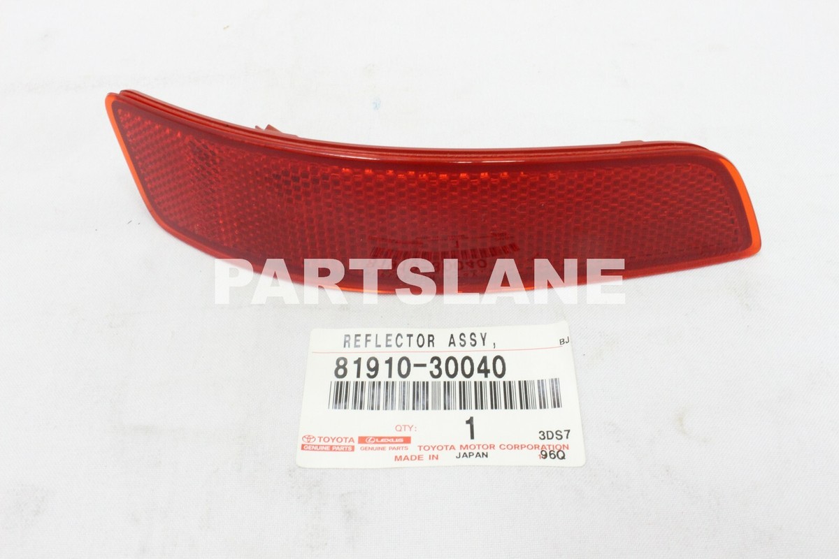 LEXUS GENUINE OEM (RH) SIDE REAR BUMPER REFLECTOR LIGHT LAMP