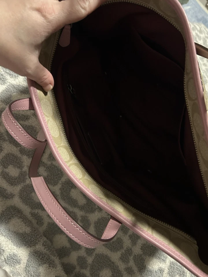 蔻驰睡美人单肩包钱包 — 第 4/4 张图片