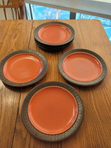 3 RED WING HEARTHSTONE DINNER PLATES  HAND-PAINTED  Orange - USA VINTAGE 10 1/8"