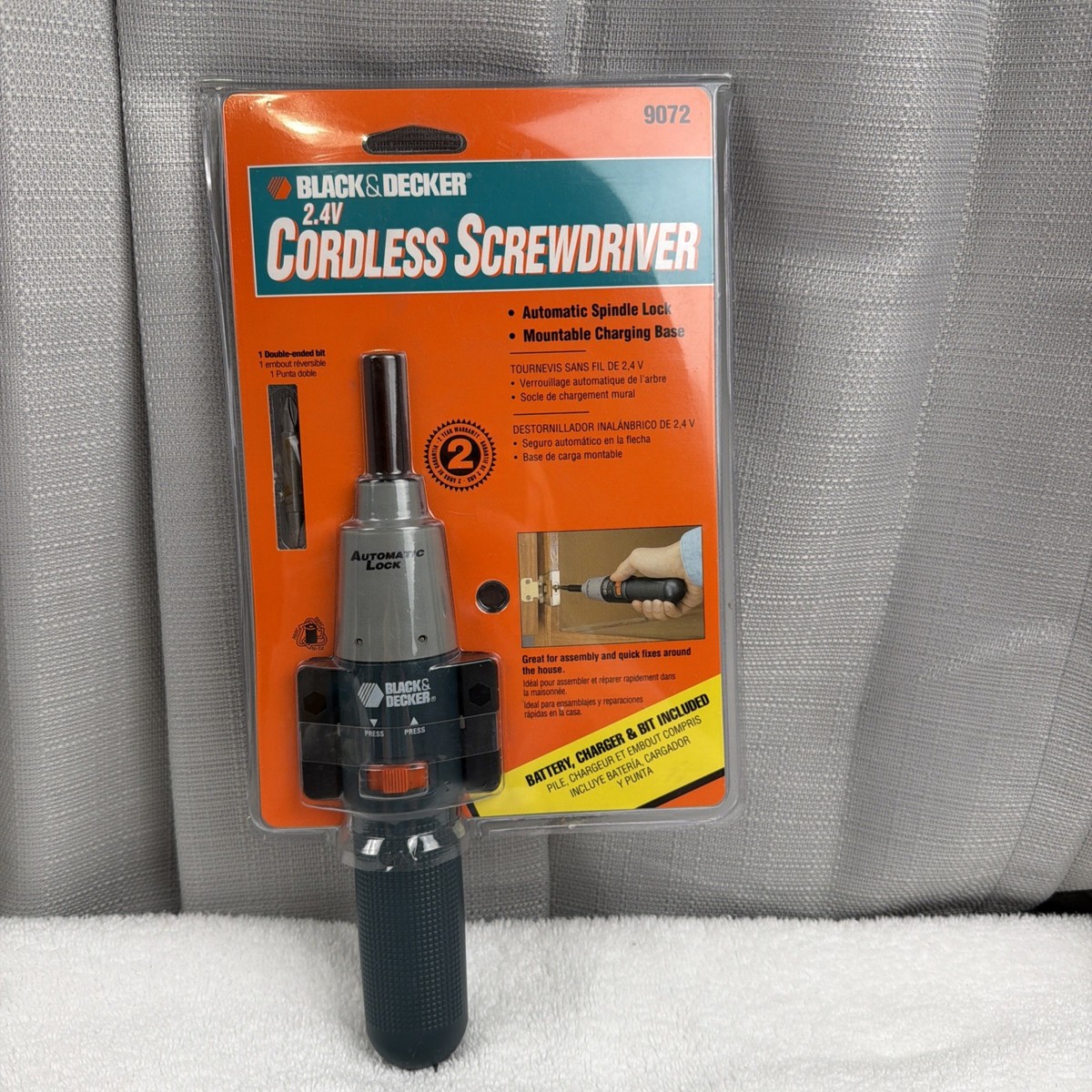 ブラック＆デッカー Black & Decker 2.4v Cordless Screwdriver Model #9072 Rechargeable