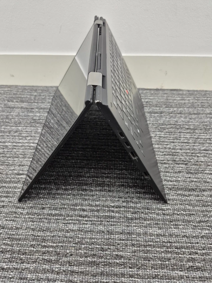 Lenovo ThinkPad X1 Yoga G1 · i7-6600U · 8GB · 256GB, photo 2 of 5