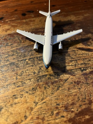 Herpa 500 scale die-cast model EAL Airbus A300B4-203 Commercial Airliner N223EA - Picture 4 of 7