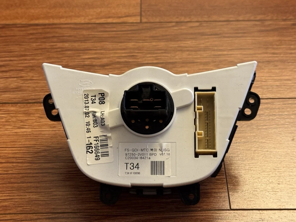 OEM 2012-2017 Hyundai Veloster AC Heater Climate Control Unit Gloss Black - Image 3 of 3