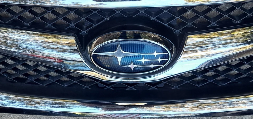 2010 2011 2012 Subaru Legacy Sedan Front Grille Chrome & Black Foto 4 de 4