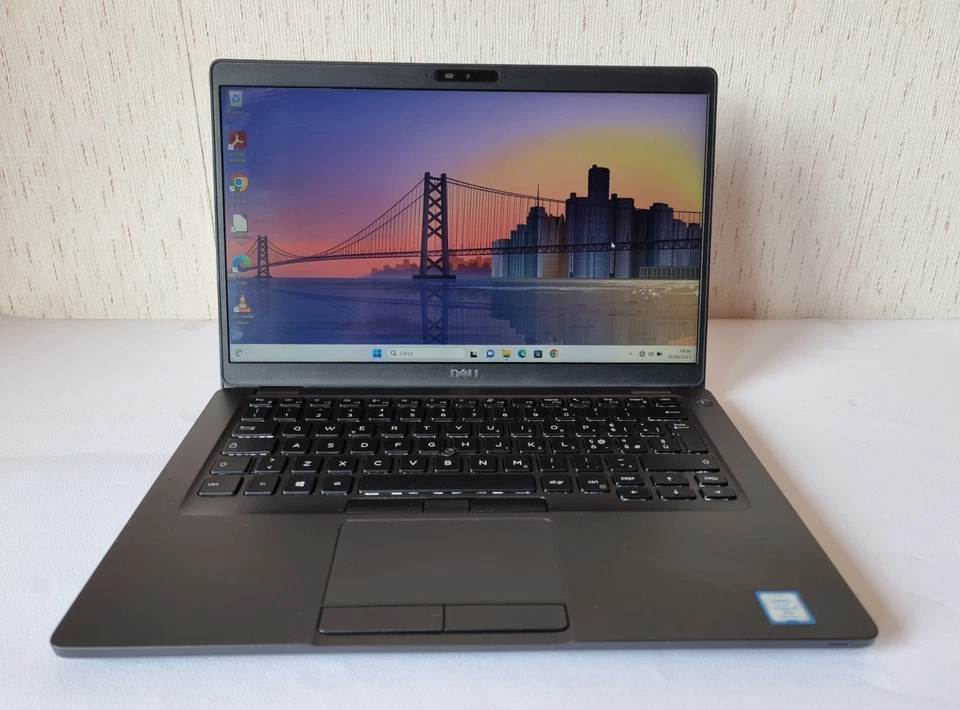 Dell Latitude 5400..i7-8665U..Ram 16..SSD 256.. schermo 14 FHD+ RICONDIZIONATO. - Immagine 2 di 4