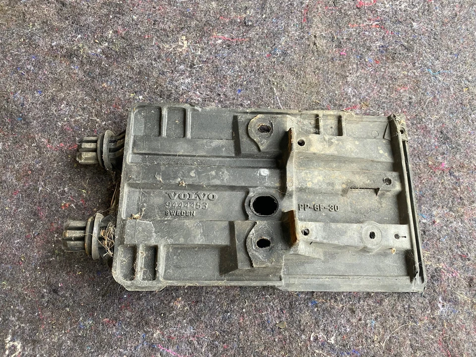 Bandeja de batería de bahía de motor delantero 98-00 Volvo V70R V70 S70 9444453 OEM #1631E Foto 4 de 4