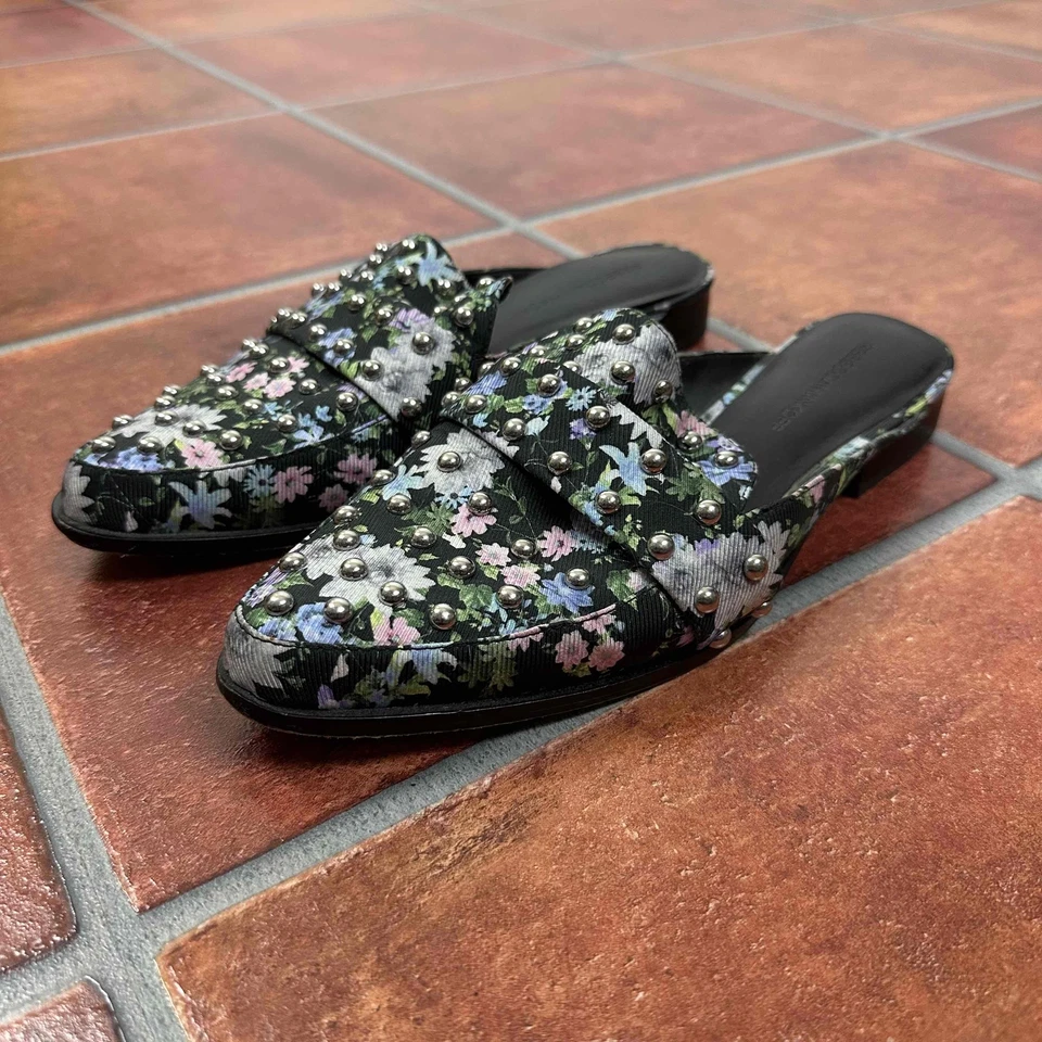 Mocassim floral preto cravejado Rebecca Minkoff