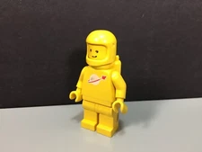VTG 1982 LEGO Space Classic Space Astronaut Yellow w Airtanks sp007 Minifigure 