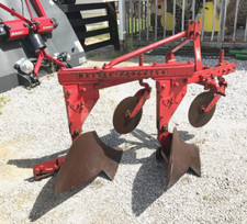 Used Massey Ferguson  2-14 Trip Plow 3 Pt. FREE 1000 MILE DELIVERY FROM KY