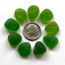 Surf Tumbled Sea Glass   Jewelry Quality  9 Rich Green Chubby Scale Pieces