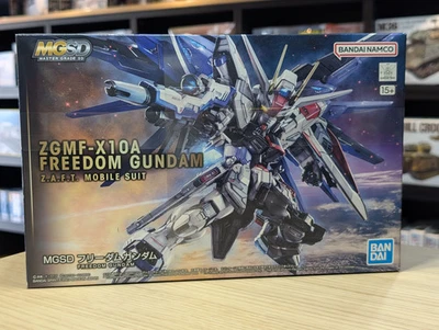 Bandai - MGSD Freedom Gundam - MK64257 - Image 1 of 4
