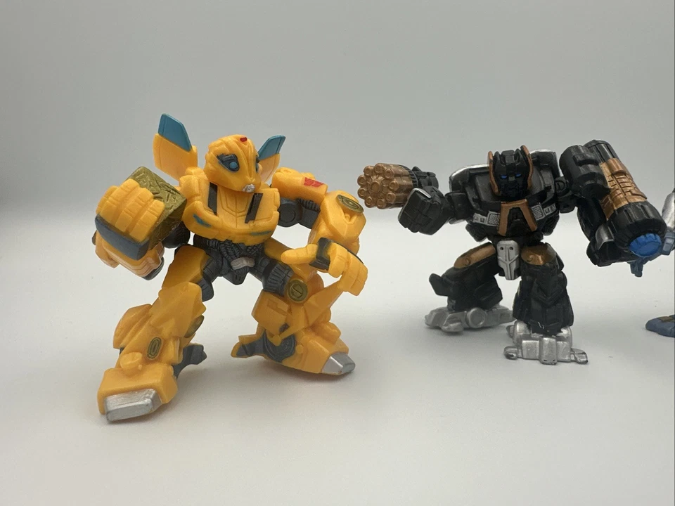 Hasbro 2007 Transformers Robot Heroes 3" Bumblebee, Scorponok, Ironhide, OP - Image 2 of 4