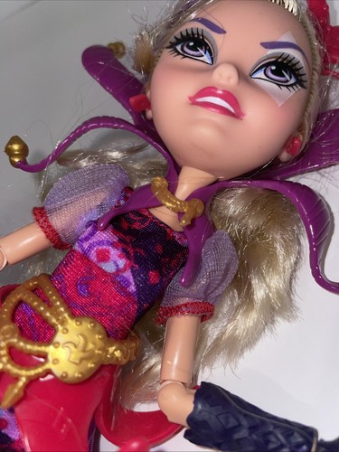 Tarjeta Ever After High Way Too Wonderland Courtly Jester Doll Daughter of Joker - Imagen 9 de 12
