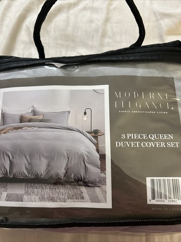 Modern Elegance 3 Piece Queen Duvet Cover Set.