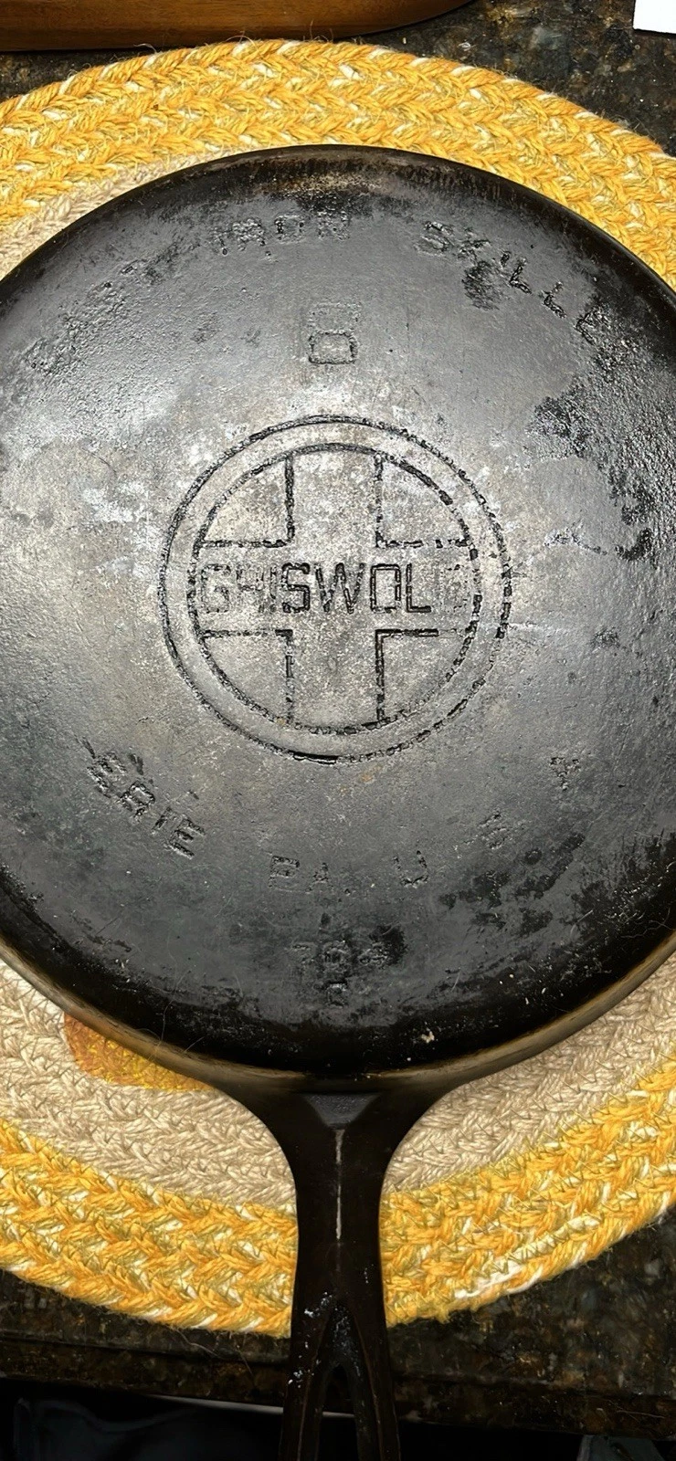 VINTAGE GRISWOLD # 8 LARGE BLOCK LOGO CAST IRON SKILLET