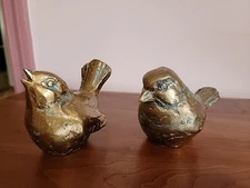 Litton Lane Sculpture  Transitional Polystone Bird Set Of 2.  Very Nice