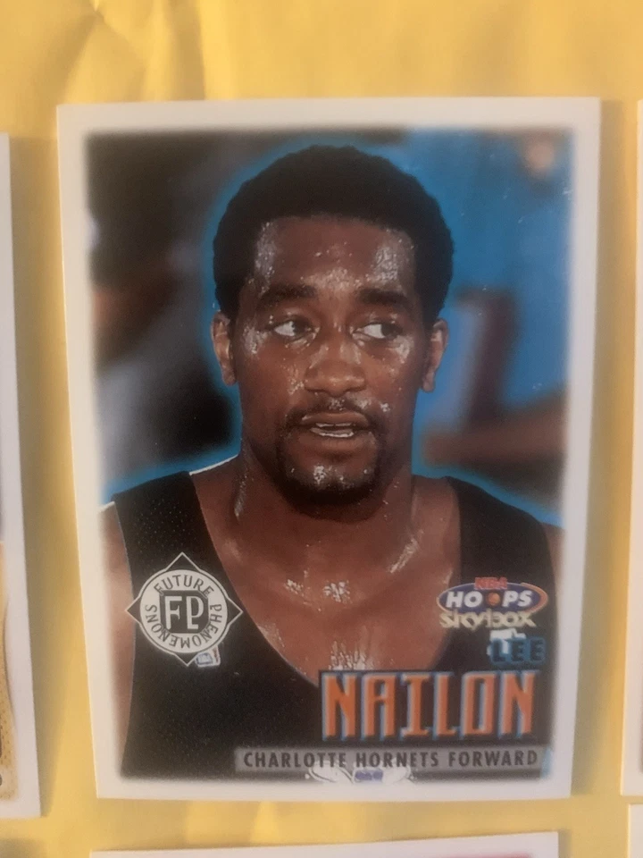 Lot Of 16 - 1999-00 Skybox NBA Hoops - Future Phenomenons - Image 4 of 4