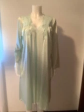 Vintage Vanity Fair Small 2 Piece Nylon Mint Green Nightgown & Robe