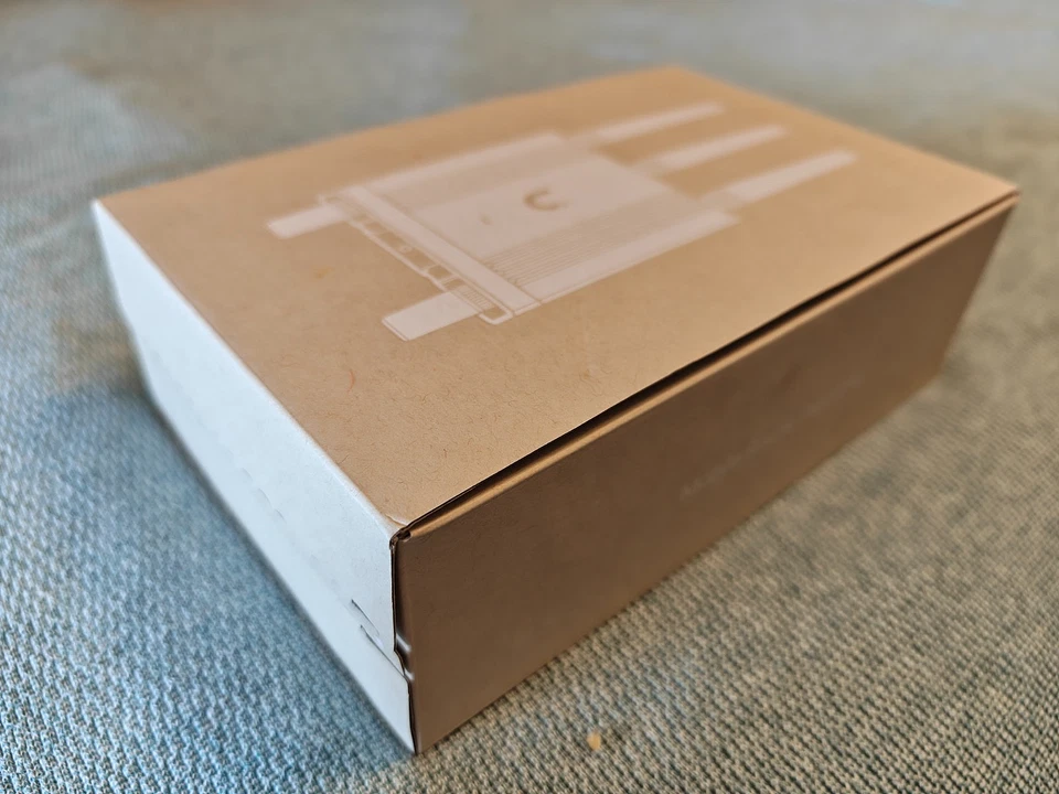 Ubiquiti UMR-Industrial Mobile Router Industrial - LTE Wi-Fi Indoor Outdoor IoT - Image 4 of 4