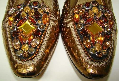 Chaussures plates en peau de serpent or bijou Prada neuves dans leur boîte