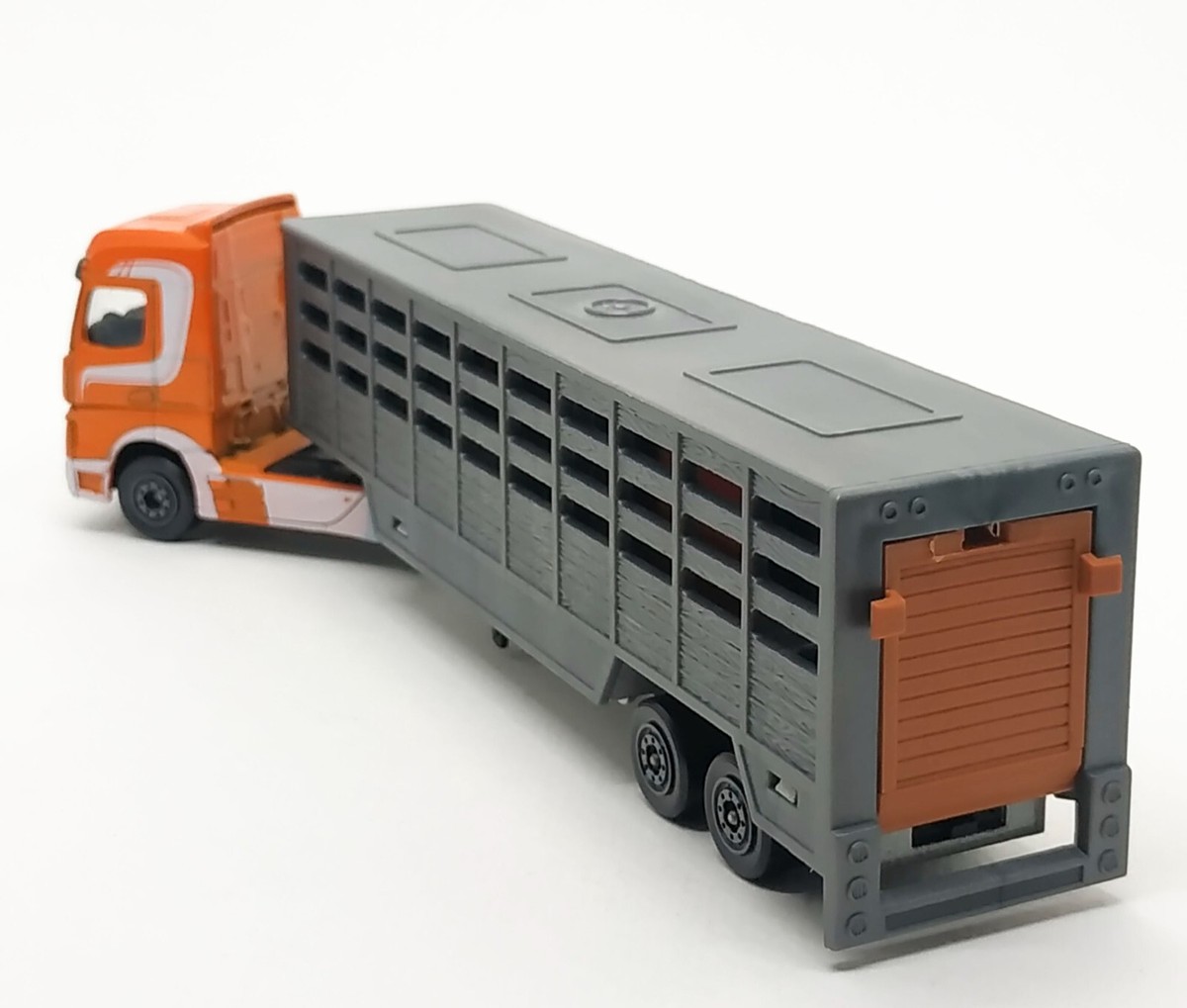 ミニカー Mercedes-BenzActros Majorette Mercedes Benz Actros Cattle Transporter Orange 1