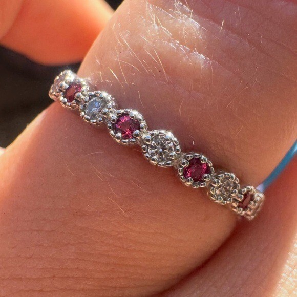 Solid platinum genuine diamond/ruby ring high end - image 2