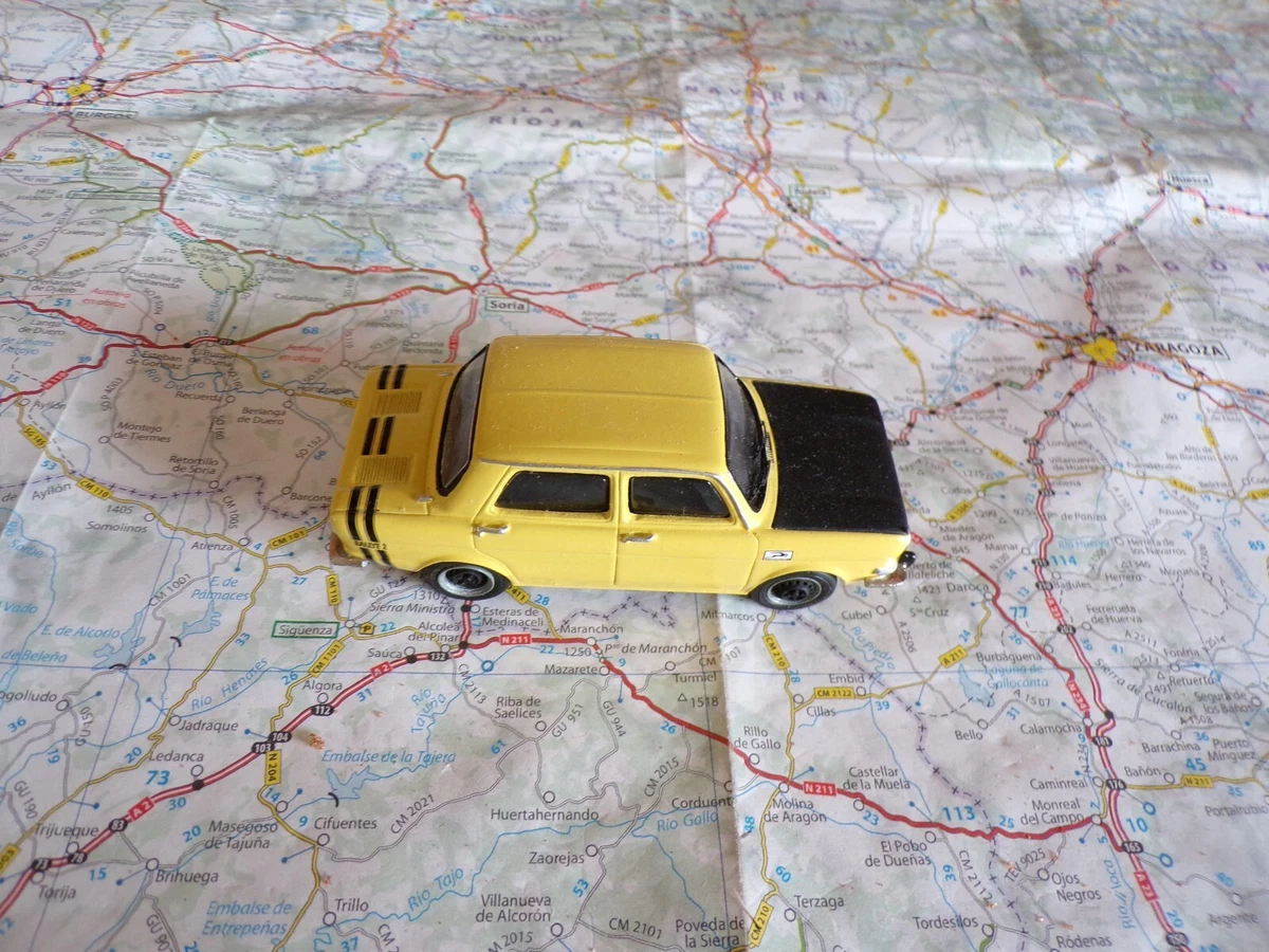 Voiture Miniature Vintage Simca 1000 Rallye 2 - Échelle 1:24 - Marque Hachette - Rouge - Neuf