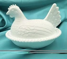 Vintage Indiana White Milk Glass Hen on Nest Covered Bowl  7”x5”