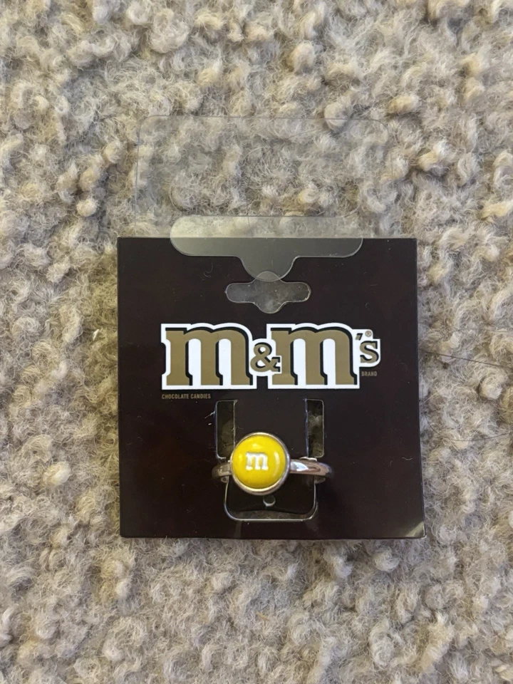 Anillo M&M Amarillo Con Tono Plata Nuevo Joyería Monet Foto 2 de 4