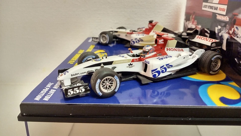 2 SET AUTO CONVERSIONE 1/43 MINICHAMPS BAR006 2004 PULSANTE GP CINESE SATO 555 - Immagine 3 di 4