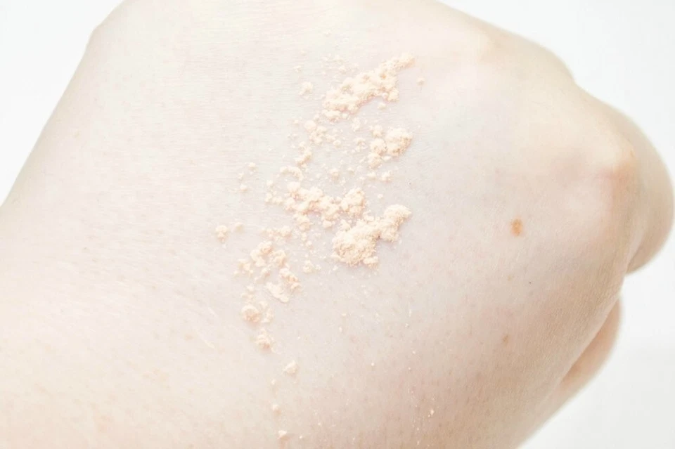 W7 Matte Dreamer Loose Powder Classy Cameo Face Powder - Image 4 of 4