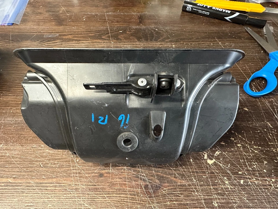 Yamaha YZF R1 R1M RAM 2015-2019 TUBO DE ADMISIÓN DE AIRE CONDUCTO sin sensor 2CR-2838U-00-00 Foto 3 de 3