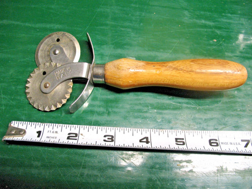 VINTAGE  RAVIOLI PASTRY  CUTTER  TANDUM WHEELS  NON  FERROUS ORIGINAL ITALY