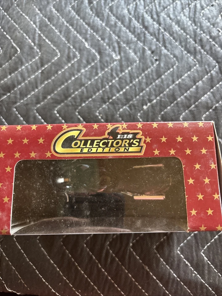 Road Signature 1:18 Scale Die-Cast Honda CBR1100XX Black Motorcycle - Image 3 of 4