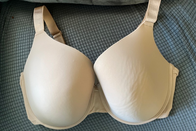 No Boundries Ladies Beige Lightly Padded Underwire Bra Size 38 DD