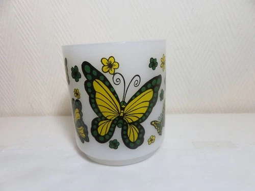 Vtg 1970's  McKee ? pretty butterflys  milk glass coffee  mug pristine