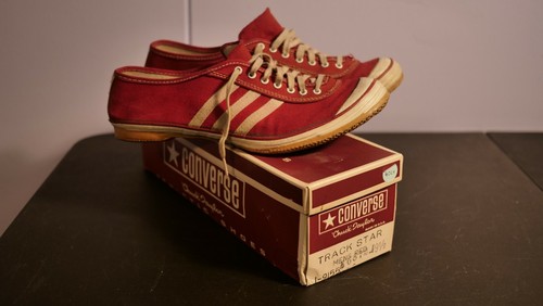 Vintage Converse Chuck Taylor Track Star, rouge (IOB, état parfait)  - Photo 1/12