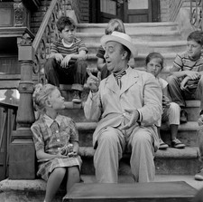 The Twilight Zone Unsigned 8" x 8" photo - Murray Hamilton and Ed Wynn *H2